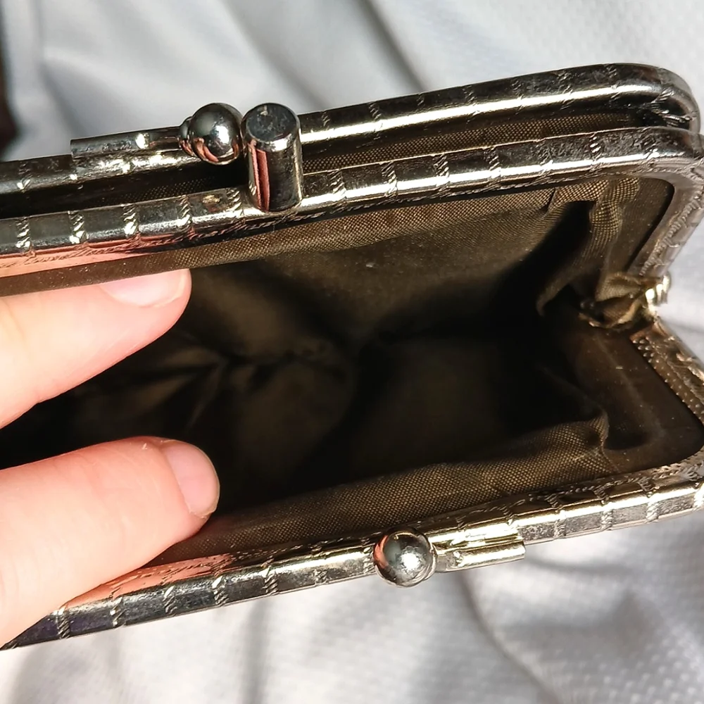 Coin pouch - Picture 9 of 11